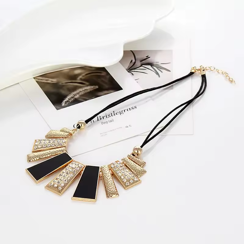 Aureza Shard Collar