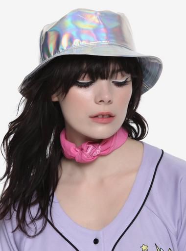 Nova Gleam Bucket Hat